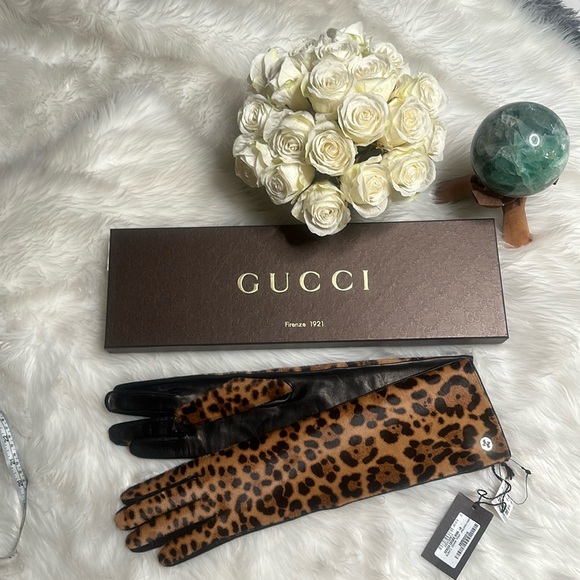 Gucci Leather and Calf Hair Animal Print Size 8 1/2 Gloves - Picture 3 of 10